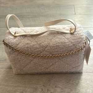 Brand New Sherpa bag with Gold chain and shoulder/crossbody strap!!